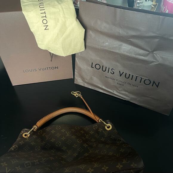 Louis Vuitton Artsy MM Monogram Canvas - Picture 13 of 16